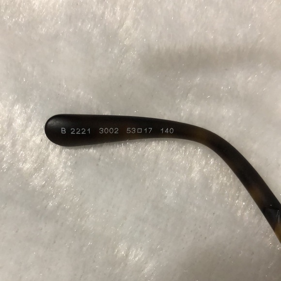 Women’s Burberry Eyeglasses with case and wiping cloth - Picture 7 of 7